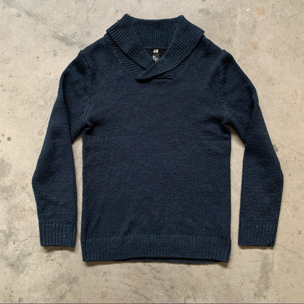 H&M men’s navy blue sweater